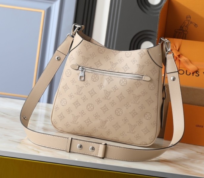 Replica Louis Vuitton Mahina All Around MM In Galet Gray M14617 - Image 2