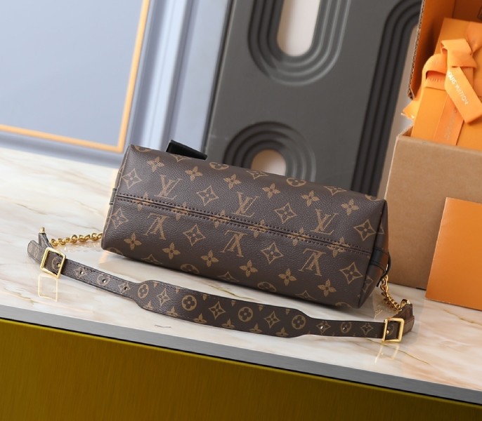 Replica Louis Vuitton Monogram Shearling Canvas CarryAll BB M26568 - Image 4