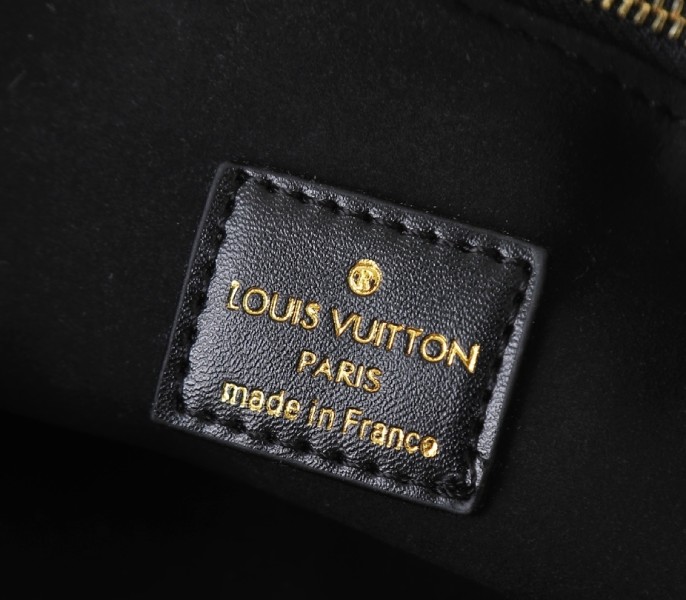 Replica Louis Vuitton Monogram Shearling Canvas CarryAll BB M26568 - Image 6