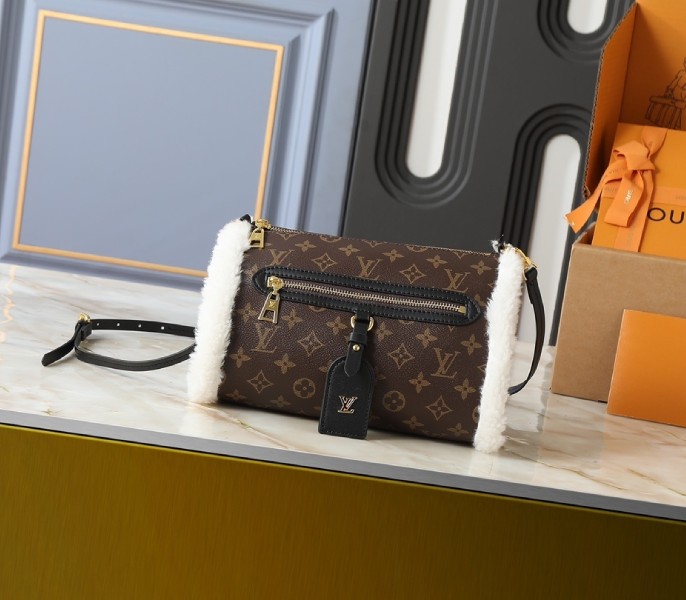 Replica Louis Vuitton Monogram Shearling Canvas Teddy Mitt M26853