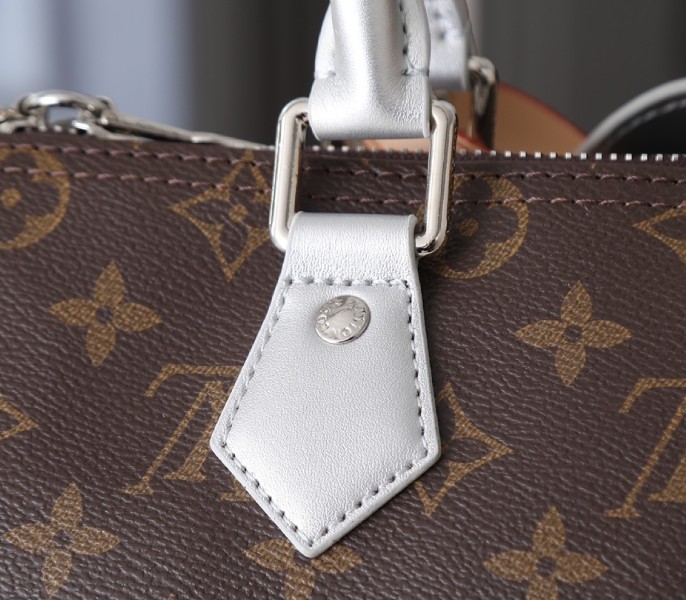 Replica Louis Vuitton Monogram Canvas 57th Street NYC Speedy Bandouliere 30 M27324 - Image 8