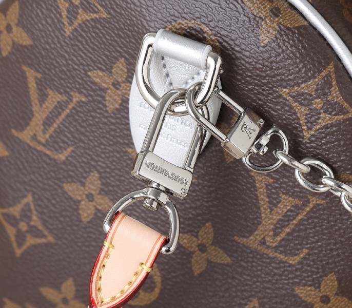 Replica Louis Vuitton Monogram Canvas 57th Street NYC Speedy Bandouliere 30 M27324 - Image 9