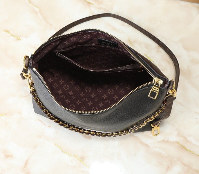 Replica Louis Vuitton LV Fall Winter 2025 Multipass In Black - Image 5