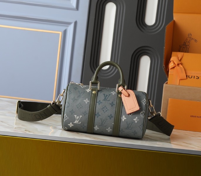 Replica Louis Vuitton Monogram Surplus Canvas Keepall Bandouliere 25 In Khaki M26930