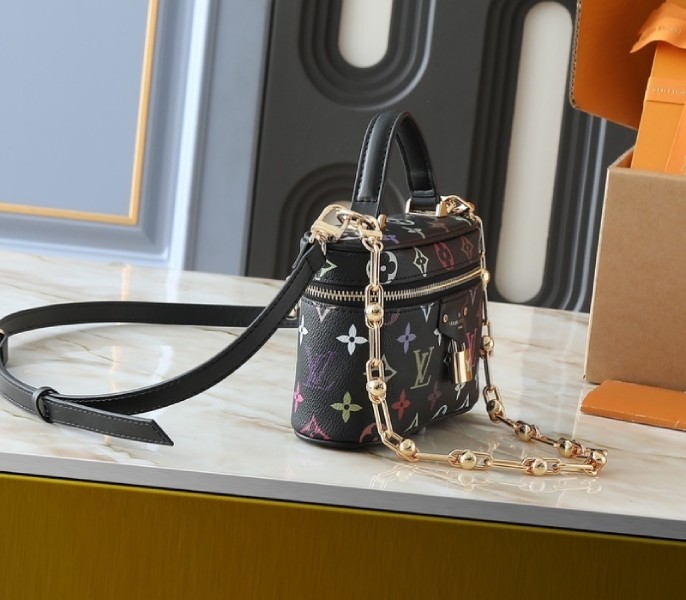Replica Louis Vuitton LV X TM Vanity Chain Pouch In Black - Image 3