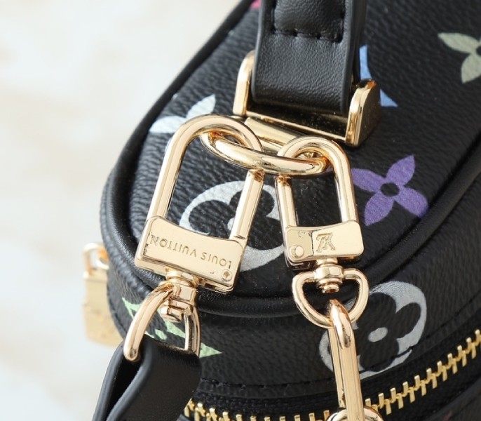 Replica Louis Vuitton LV X TM Vanity Chain Pouch In Black - Image 8