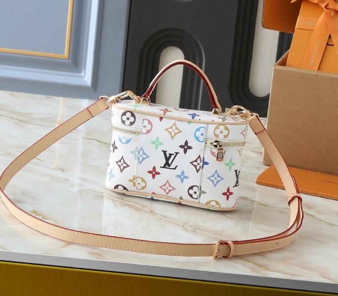 Replica Louis Vuitton LV X TM Vanity Chain Pouch In White - Image 2