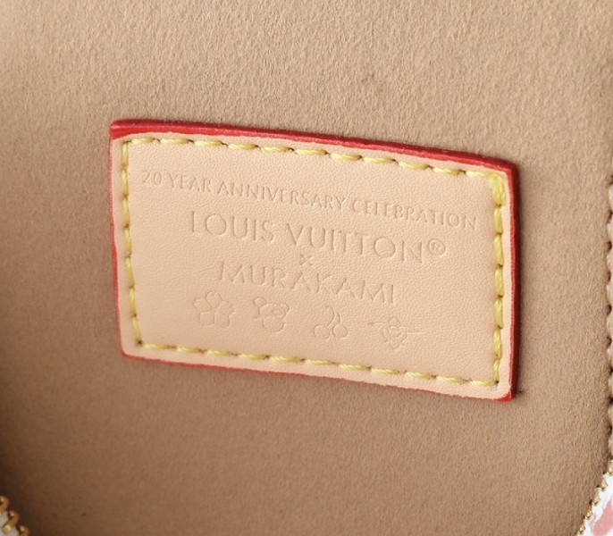 Replica Louis Vuitton LV X TM Vanity Chain Pouch In White - Image 6