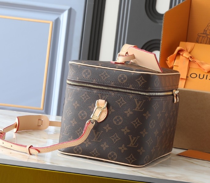 Replica Louis Vuitton Monogram Canvas Nice Vanity M44935 - Image 2