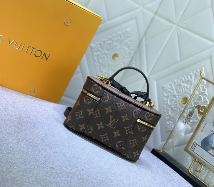 Replica Louis Vuitton Monogram Canvas Vanity Chain Pouch In Black M47125 - Image 2