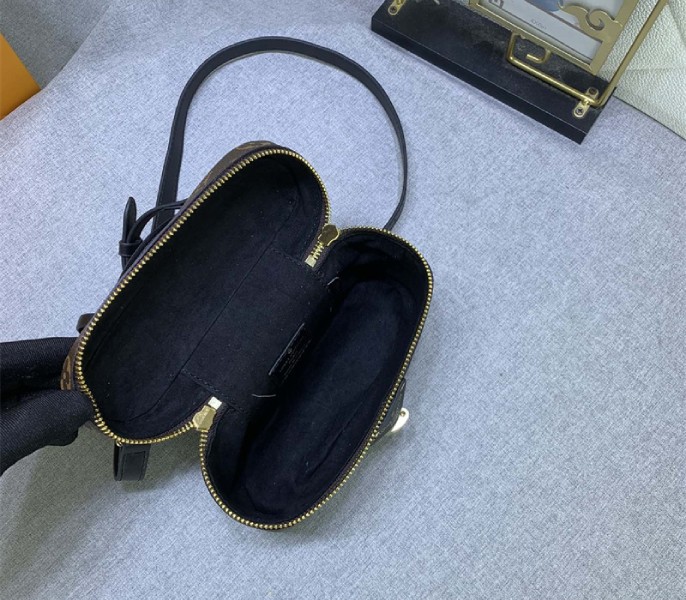 Replica Louis Vuitton Monogram Canvas Vanity Chain Pouch In Black M47125 - Image 6