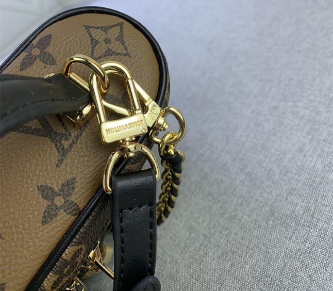 Replica Louis Vuitton Monogram Canvas Vanity Chain Pouch In Black M47125 - Image 8
