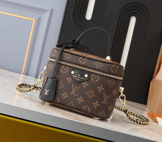 Replica Louis Vuitton Monogram Canvas Vanity PM M47128