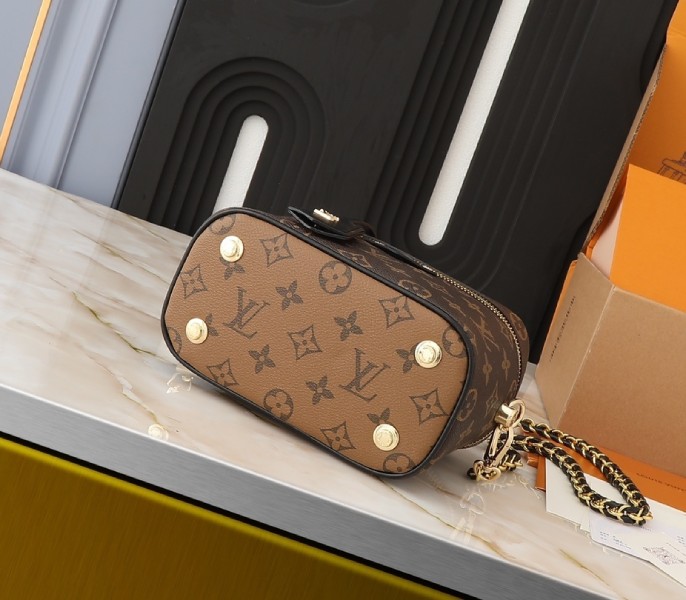 Replica Louis Vuitton Monogram Canvas Vanity PM M47128 - Image 4