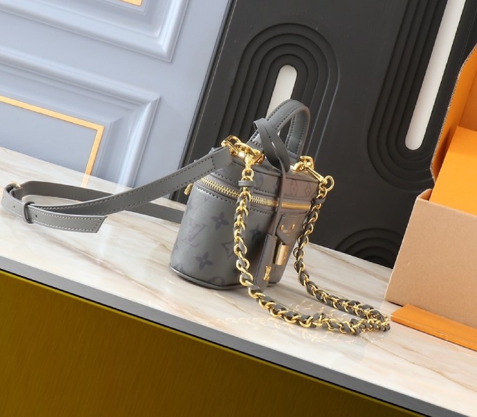 Replica Louis Vuitton Monogram Ink Vanity Chain Pouch In Trianon Gray - Image 2