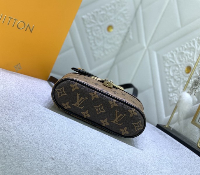 Replica Louis Vuitton Monogram Reverse Canvas Vanity Chain Pouch In Black - Image 5