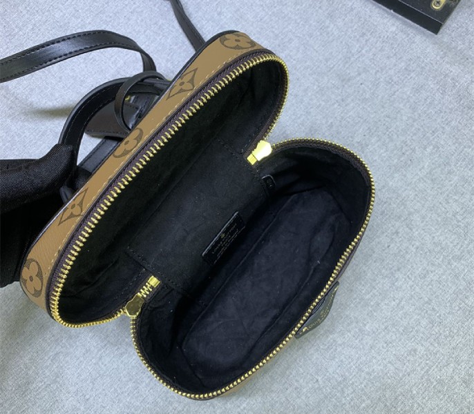 Replica Louis Vuitton Monogram Reverse Canvas Vanity Chain Pouch In Black - Image 6