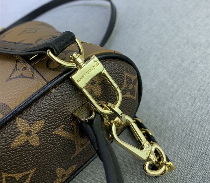 Replica Louis Vuitton Monogram Reverse Canvas Vanity Chain Pouch In Black - Image 8