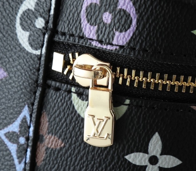 Replica Louis Vuitton LV X TM Vanity Chain Pouch In Black - Image 9