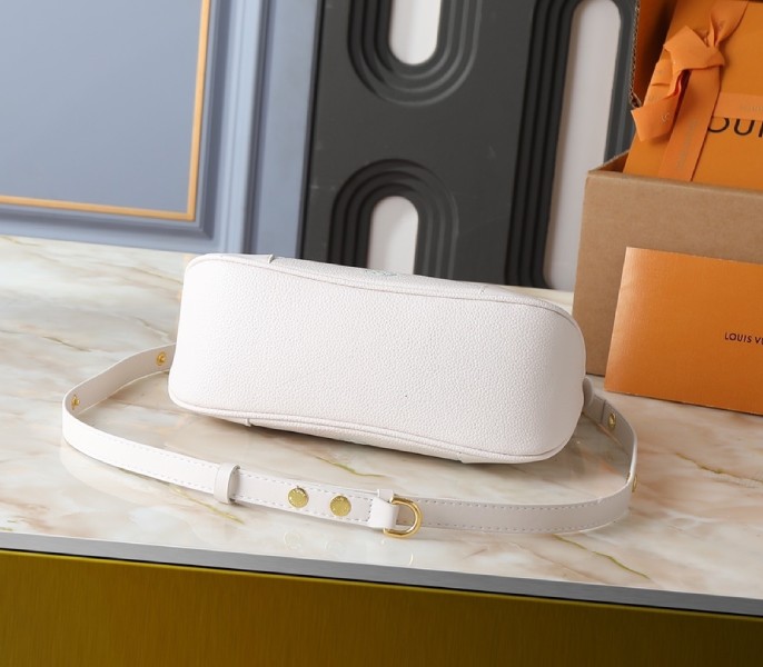 Replica Louis Vuitton Bicolor Monogram Empreinte Boulogne PM In Milky White And Green M27571 - Image 4