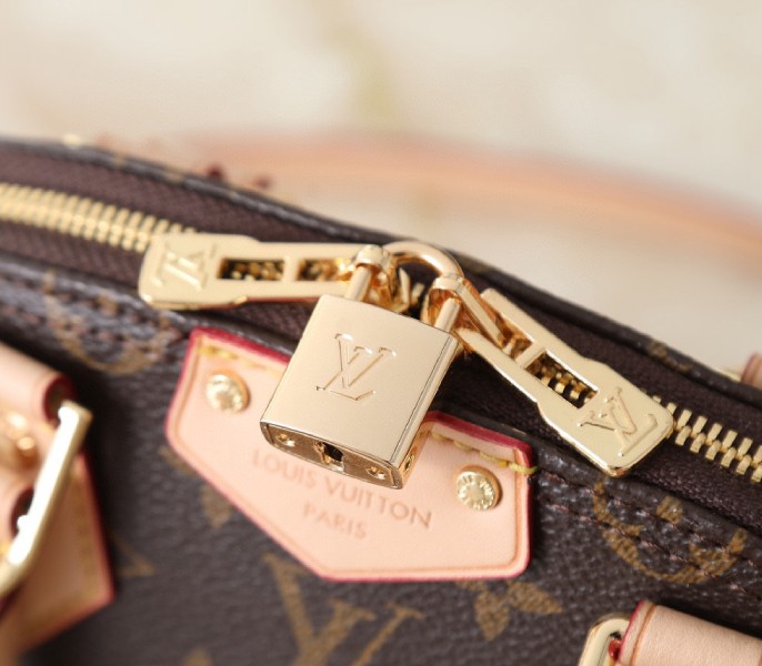 Replica Louis Vuitton Monogram Canvas Alma BB Trunk - Image 6