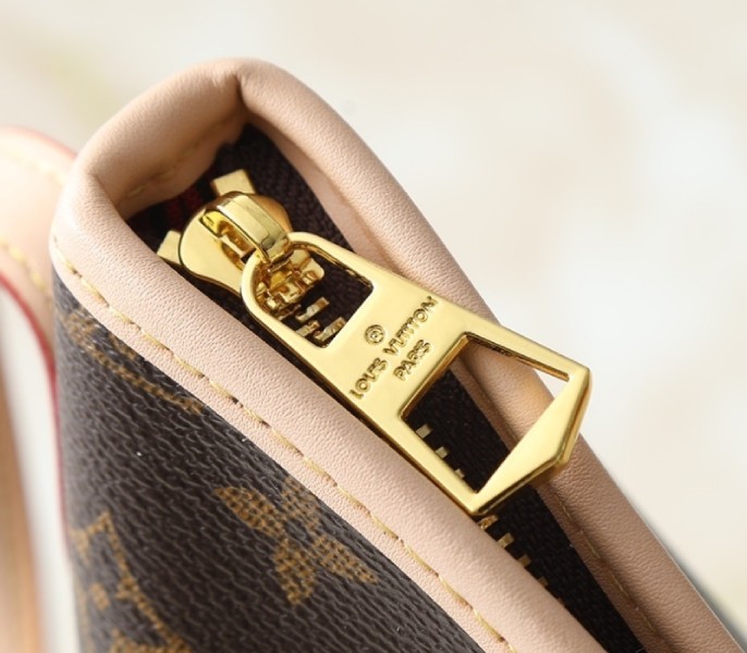 Replica Louis Vuitton Monogram Canvas Lineup M27335 - Image 8