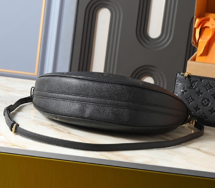 Replica Louis Vuitton Monogram Empreinte Loop Hobo Bag In Black M46725 - Image 4