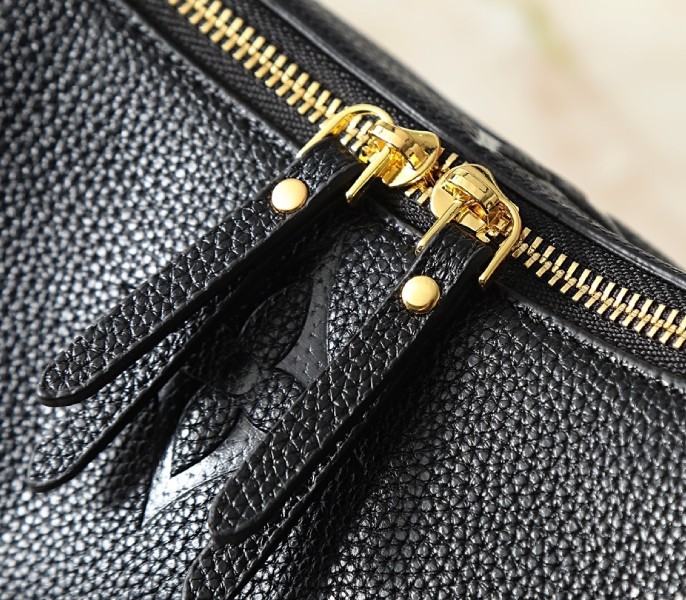 Replica Louis Vuitton Monogram Empreinte Loop Hobo Bag In Black M46725 - Image 7