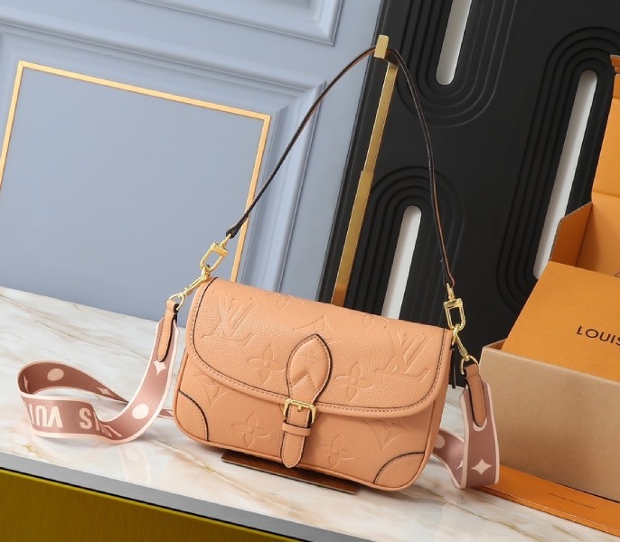 Replica Louis Vuitton Monogram Empreinte Diane In Sand M13231