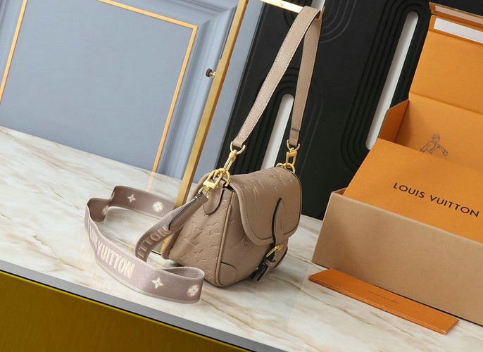 Replica Louis Vuitton Monogram Empreinte Diane In Tourterelle Beige - Image 2