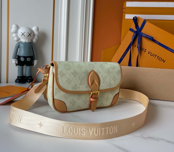 Replica Louis Vuitton Monogram Origine Diane In Linen - Image 2